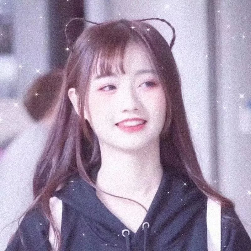 她已身登青云梯